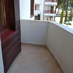 Flora - Clover Building Flat 09 *